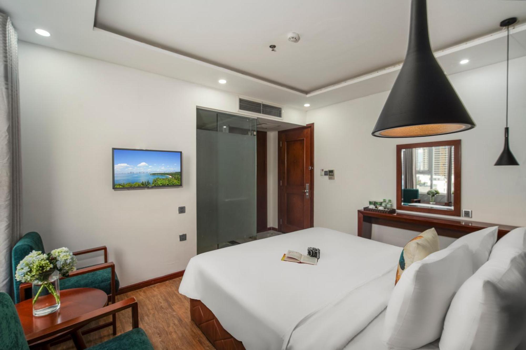 Crystal Hotel By Ha My Da Nang Exteriör bild